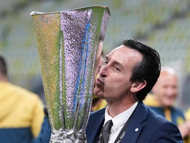 跟队记者：曼联选帅不该考虑埃梅里，他只在二三线俱乐部表现出色