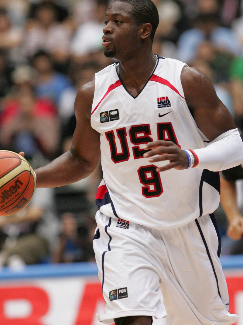 韦德：长期以来塔图姆都是最伟大的球员之一 很高兴看到他回归