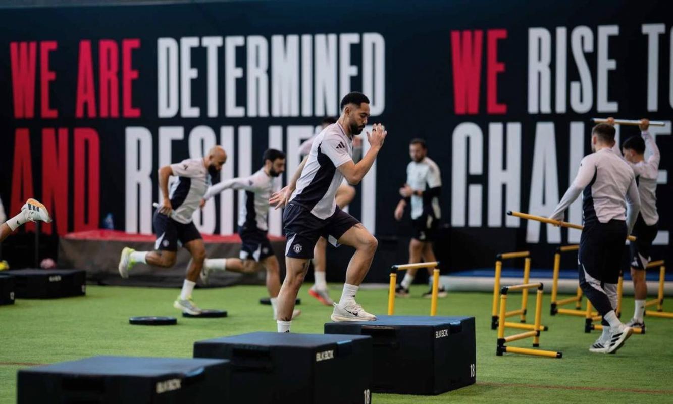 理查兹：卡里克让球员回到合适位置，阿莫林只顾战术不看配置