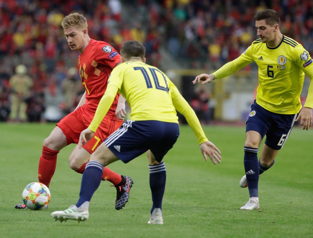 将战日本队，苏格兰队最新一期名单：罗伯逊、小麦、吉尔莫领衔