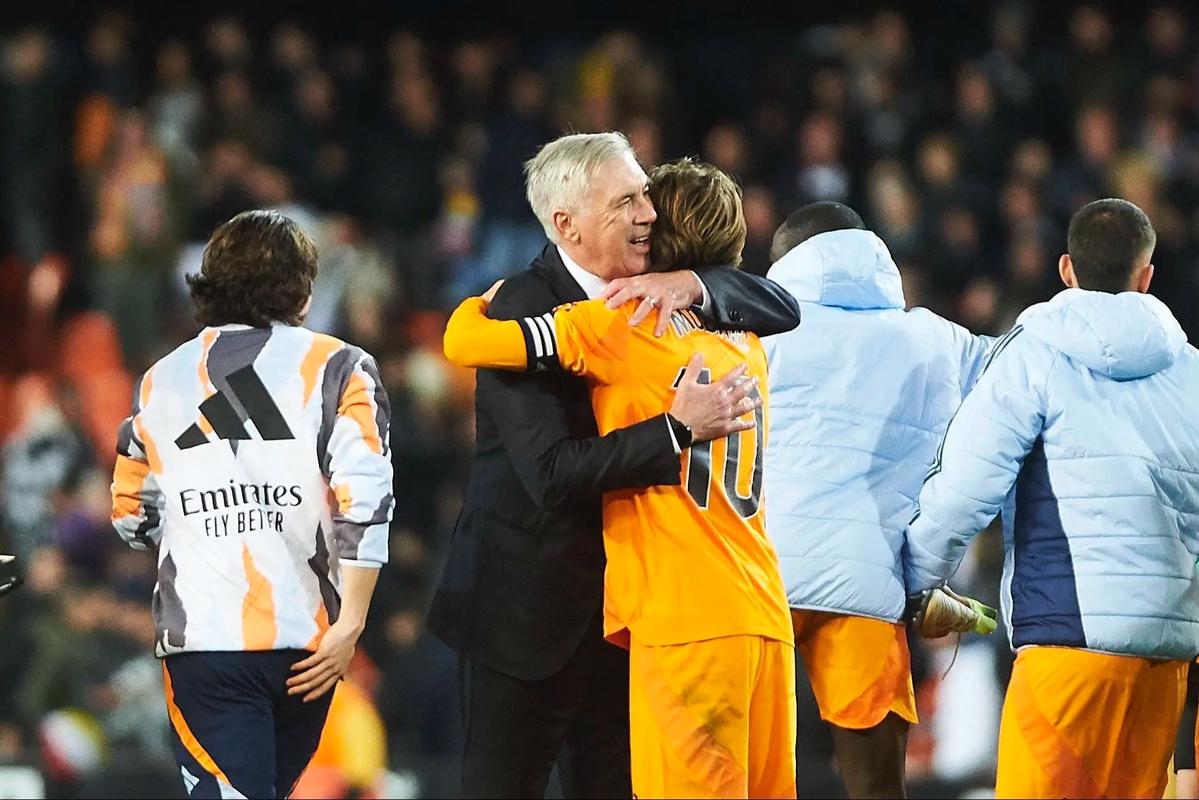 皇马官网悼念离世的前门将教练：向其挚爱亲友致以慰问与哀思