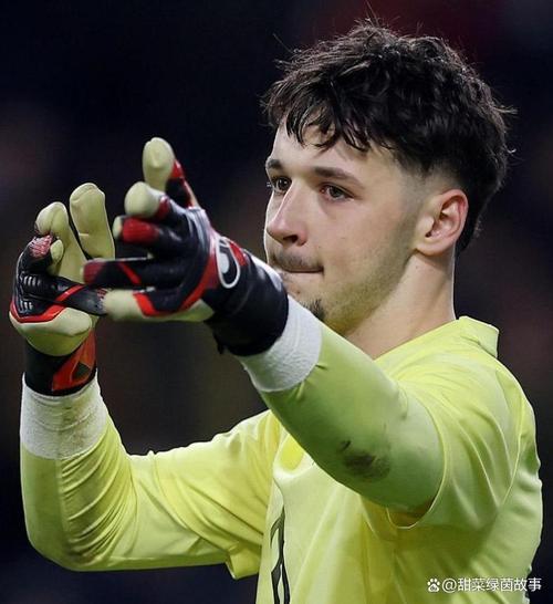 埃德松谈18年联赛杯夺冠：那是曼城王朝的起点，奠定了未来的成就