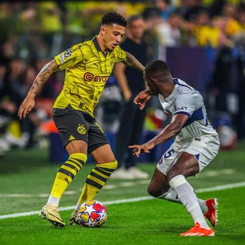 简单高效！大马丁精准长传连线桑乔后者助攻麦金破门 维拉1-0里尔