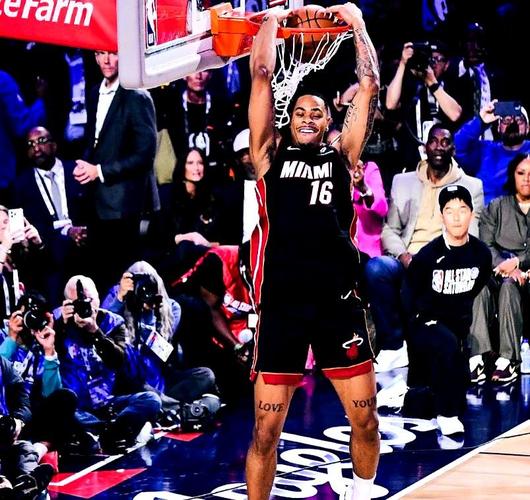 赛季唯一两分球是绝杀上篮！海波特大学后卫约翰斯顿助队爆冷晋级