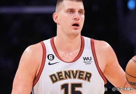 疯三惊现宝藏球员！“大学约基奇”“奶油贾巴尔”都是他外号