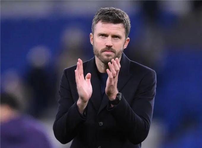 卡里克：德里赫特的背伤何时康复很难预测，目前我们只能静观其变