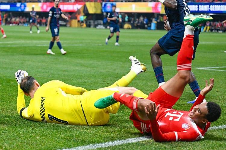 孔帕尼：穆西亚拉身体机能有提升 我当时因膝伤退役否则会继续踢