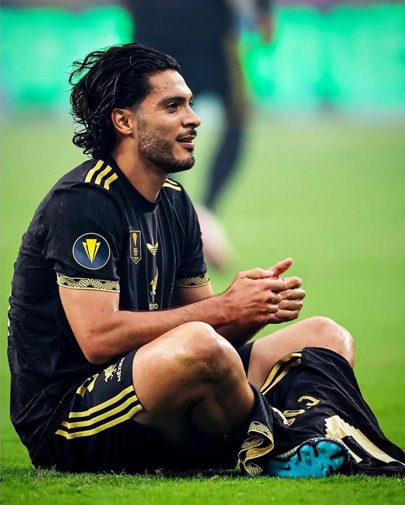 劳塔罗：未来我希望能回归竞技队，让孩子感受竞技球迷对我的热爱