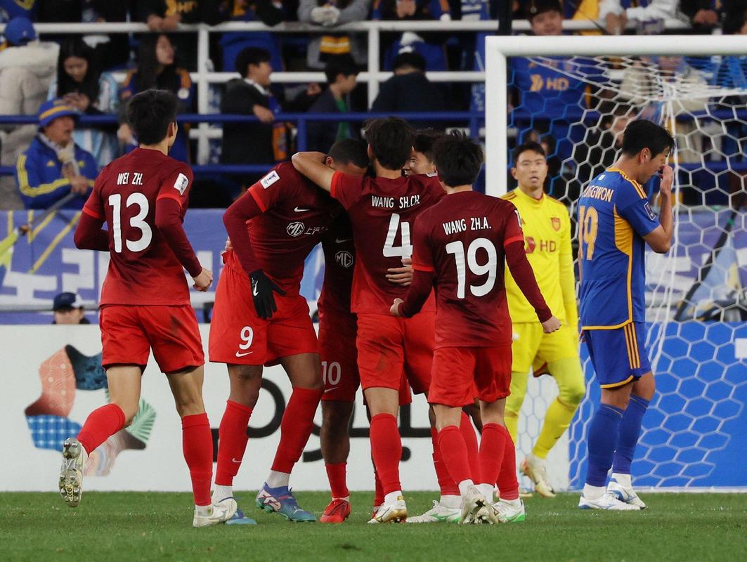 海港近八场在周五进行的中超联赛都获胜，追平这一天最长连胜纪录