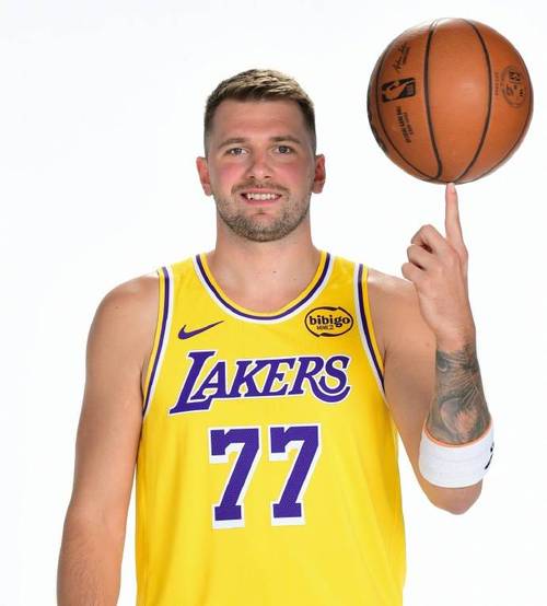 没想到吧？美媒：东契奇60+场次 比詹杜+奥尼尔+德克加起来都多