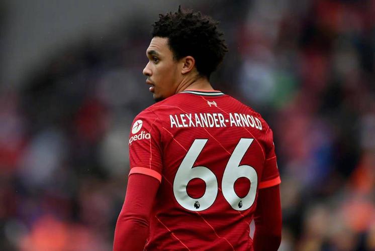 英格兰新一期名单：马奎尔、梅努回归 凯恩、贝林领衔 阿诺德落选