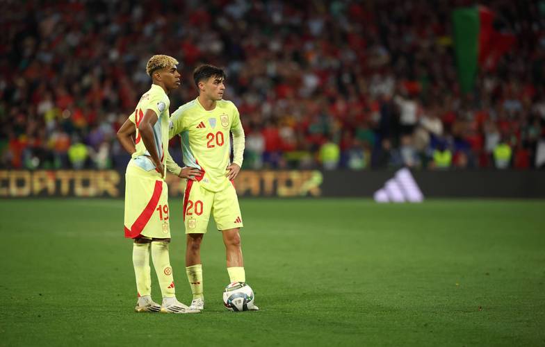 西班牙大名单：亚马尔、佩德里领衔，罗德里、霍安·加西亚入选