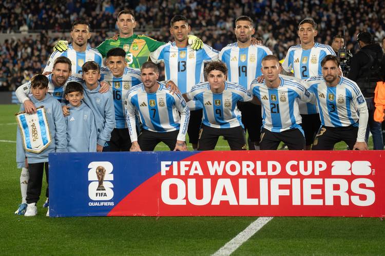 官方：阿根廷队征召马斯坦托诺和帕尼切利进入大名单，参加友谊赛