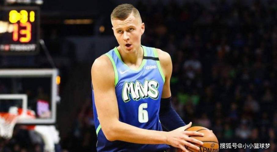 又受伤了？波尔津吉斯半场5中1拿5分3板2帽 主动申请下场回更衣室