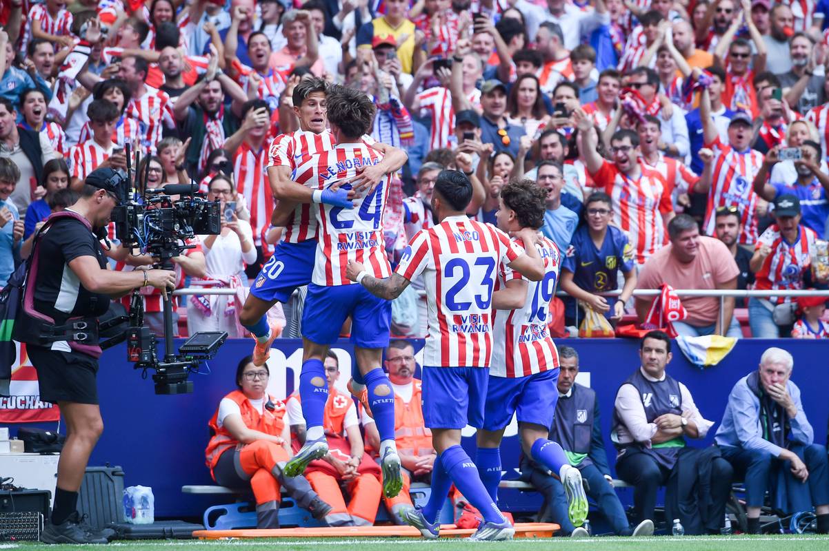 从87三杰到07三星，贝尔纳尔会是亚马尔的布斯克茨