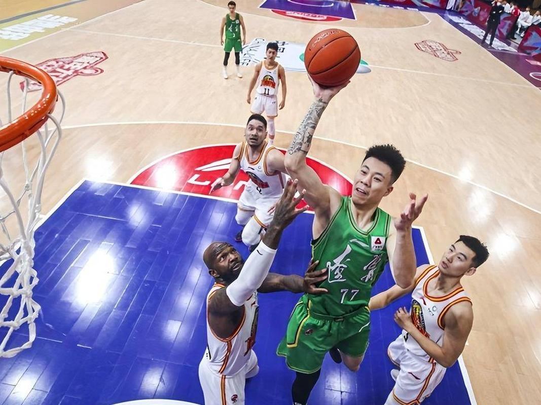 沈阳日报：主场作战的辽篮坐拥天时地利人和 迎战北京冲击七连胜