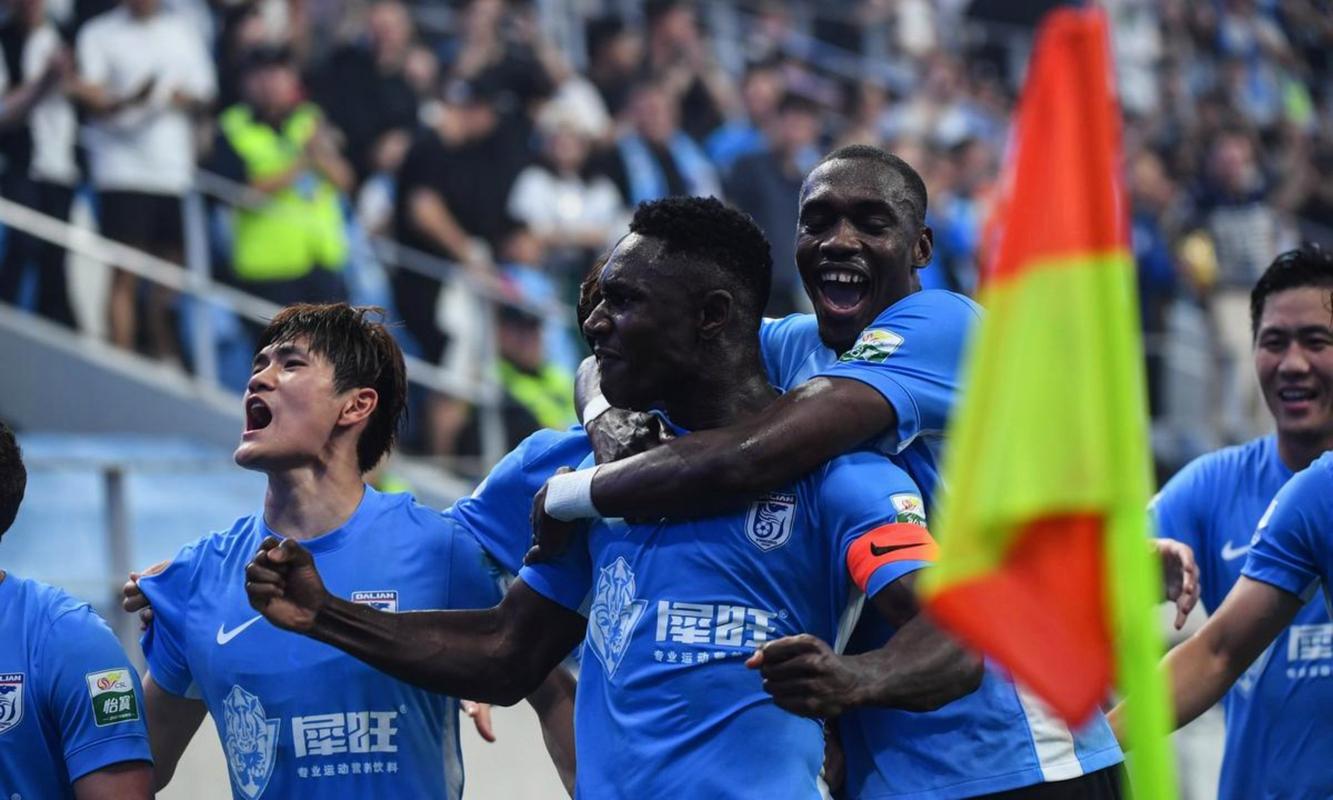 大连英博外援阿奇姆彭赛后秀中文：进球，非常好！