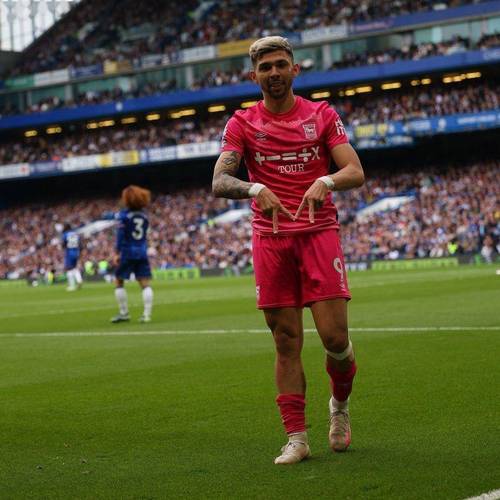 英媒：切尔西和斯特拉斯堡球迷下月将在伦敦联合游行，抗议BlueCo