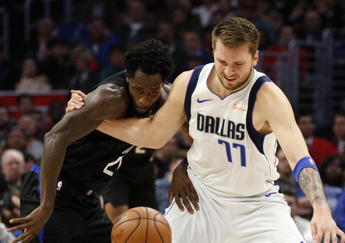 贝弗利：坎宁安是MVP前三 他是黑人版&运动能力更强的东契奇