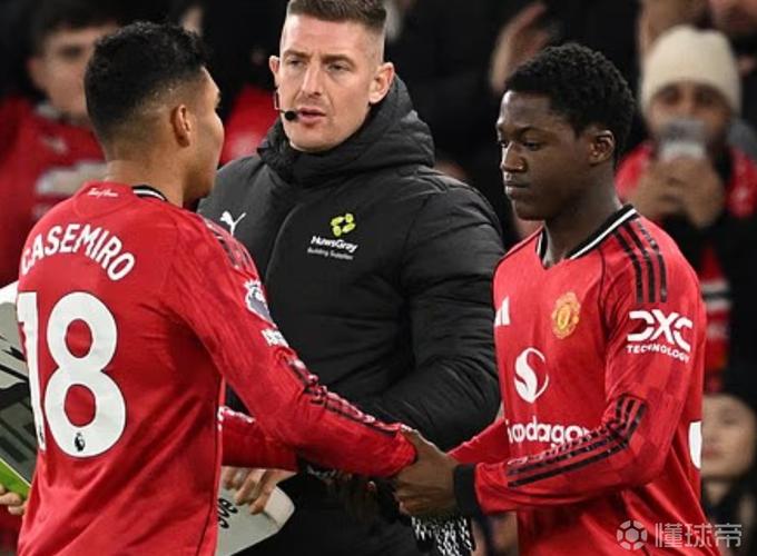 邮报:曼联能承受挫折,甚至那些看似不公的判罚,前提是尺度统一