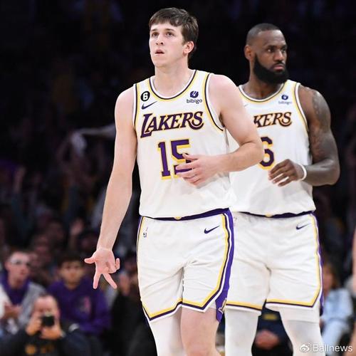 阿里纳斯：里夫斯是典型合同年打法 赛季初刷数据 赛季末避免受伤