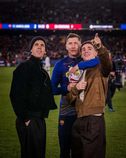 奥尔莫：我会四种语言 儿时偶像是弗兰 加维连打乒乓球都不喜欢输