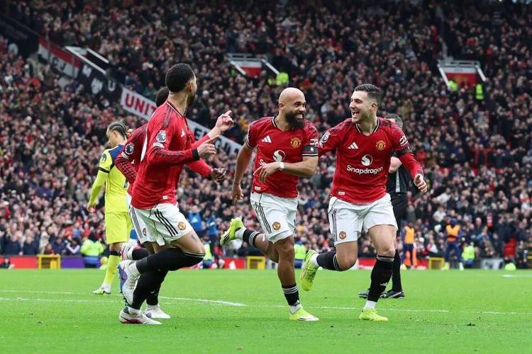 TA民意调查：8.2%热刺球迷希望枪手夺冠，41.3%曼联球迷选择曼城