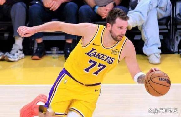 A·史密斯：东契奇是MVP候选人 他在8连胜的表现湖人队史从未有过