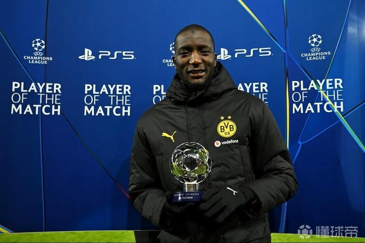 多特连追三球反超汉堡！本塞拜尼点射双响，吉拉西破门