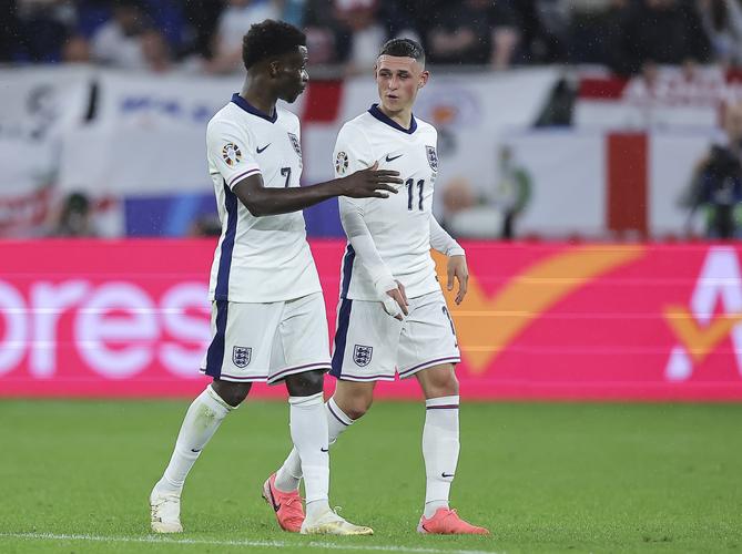 距德甲单季进球纪录差4球！格纳布里：这足以说明我们进攻多出色