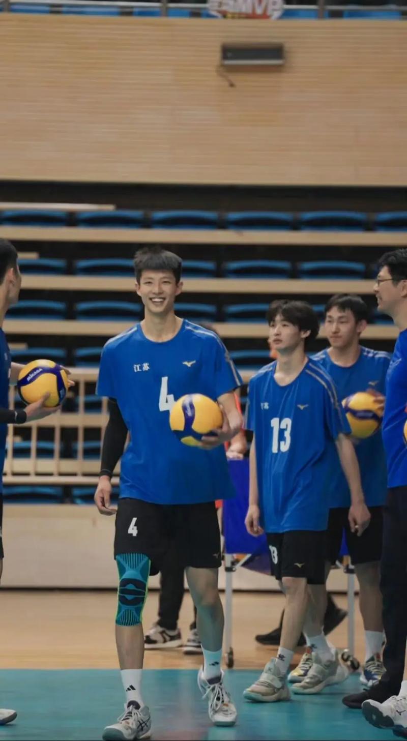 解说谈吴泽昊：从南模到交大再到CBA 大概是每个上海篮球男孩梦想