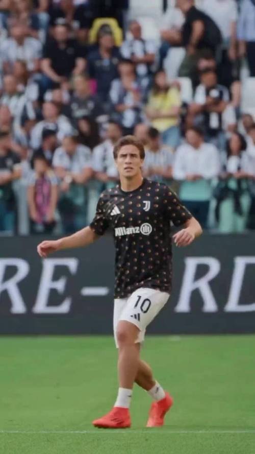 伊尔迪兹是尤文队史首位21岁前，意甲赛季进球达两位数的外国球员