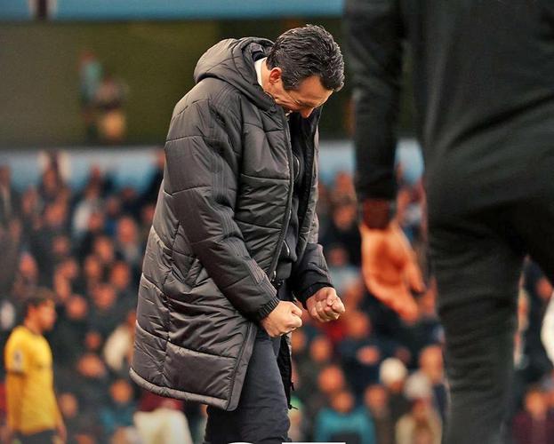 小埃梅里：我很乐意在法国国家队踢右边后卫，甚至愿意踢门将位置