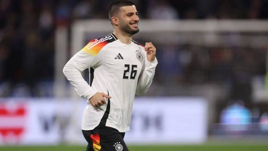 卡尔谈首次入选德国队：纳帅给我打电话时，我正在上数学辅导课