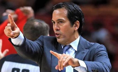 斯波：我们整场都展现了团队韧性 只是最后漏掉了卡位挡人