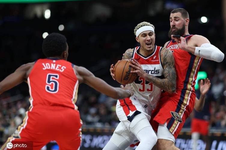 难得好状态！库兹马因跟腱紧张退出比赛 两节半12中7拿到20分