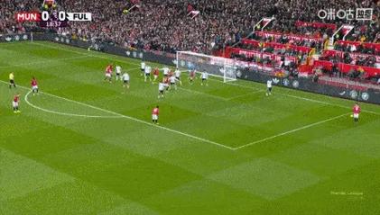 尼斯主帅、球员不满点球判罚：身后只是看台 这不该是点球