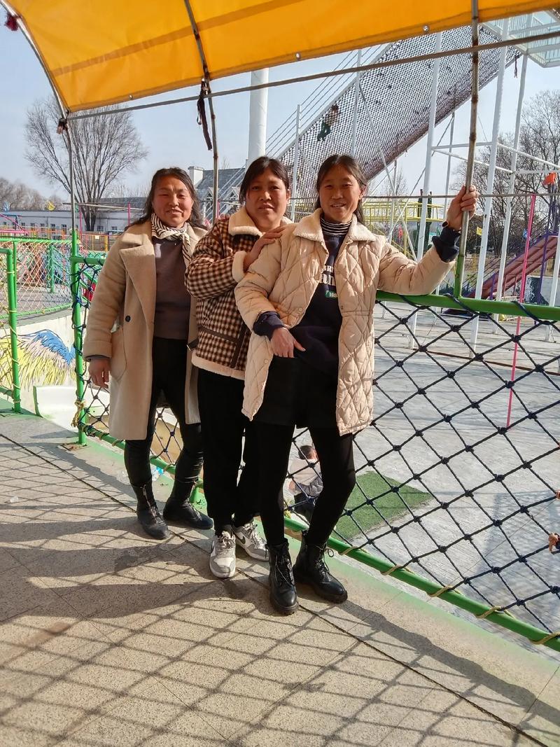 川渝德比甘锐晒与黄希扬合照：岁月匆匆，一转眼我们都不再年轻