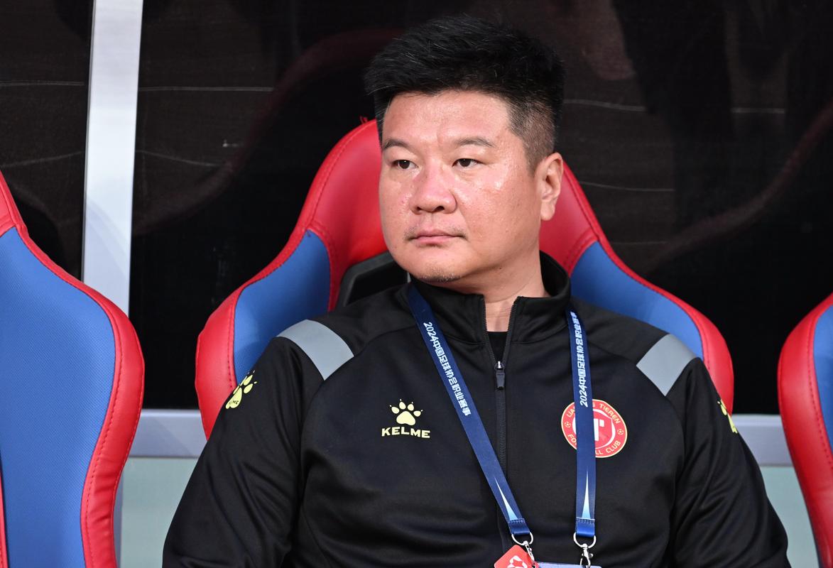 李金羽：外界对辽宁铁人期待很高，球队需要时间适应中超强度