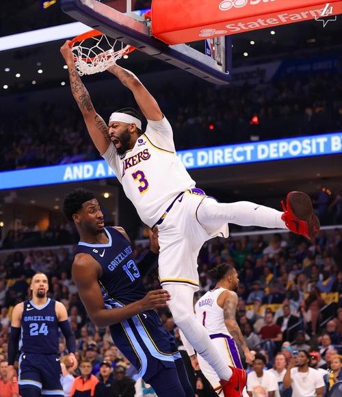 八村塁：第四节没打是因为右小腿受伤 不确定下一场能否出战