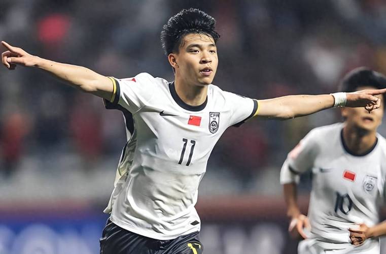 遭辱骂！王钰栋社媒被举报，将海牛球迷打码再回击：继续发继续爽