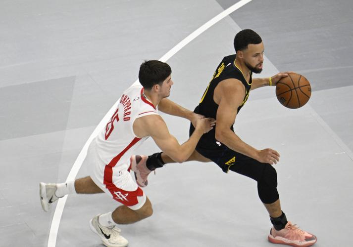 阿门：谢泼德越来越自信 14次助攻0失误 他完全掌控了比赛