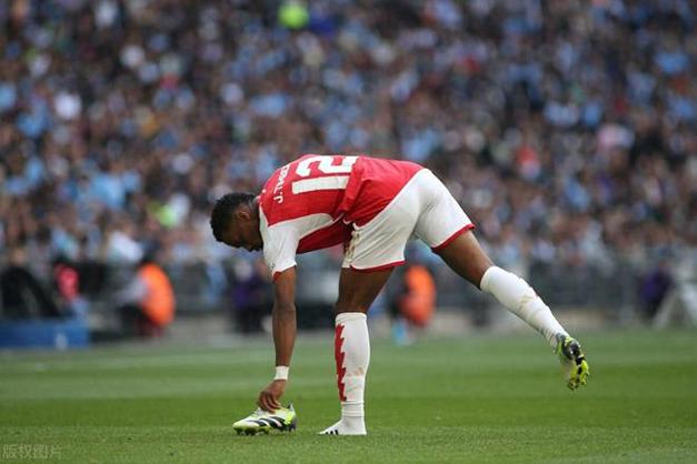 官方:阿森纳后卫廷伯因伤缺席本月国家队比赛 荷兰征召海特勒伊达