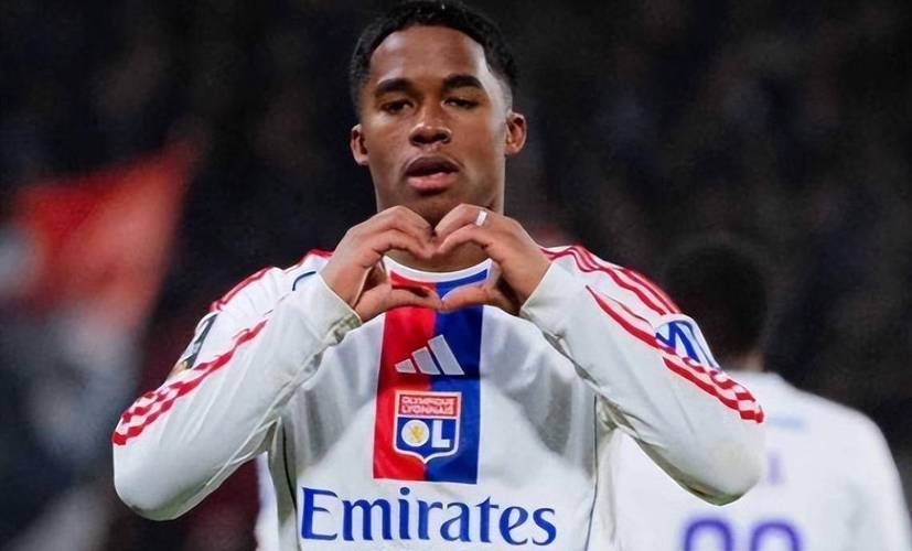 状态火热！19岁恩德里克倒三角助攻队友破门，租借里昂14场6球5助