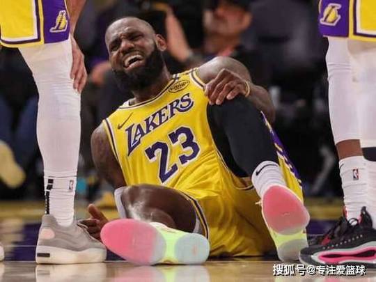 最后4.7秒球权给湖人！裁判报告：没确凿证据表明詹姆斯最后触球