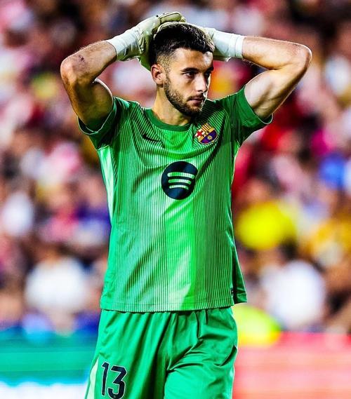 国米错失绝杀！皮奥禁区内倚住防守转身扫射，德赫亚神勇侧扑化解