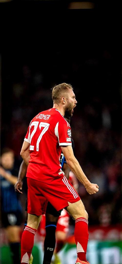 点球没吹？科克：裁判给出的解释是他没看到点球，VAR也没有提示