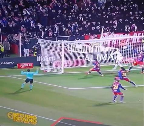 西媒：一名桑坦德竞技球迷在赛前与阿尔瓦塞特球迷发生冲突后死亡