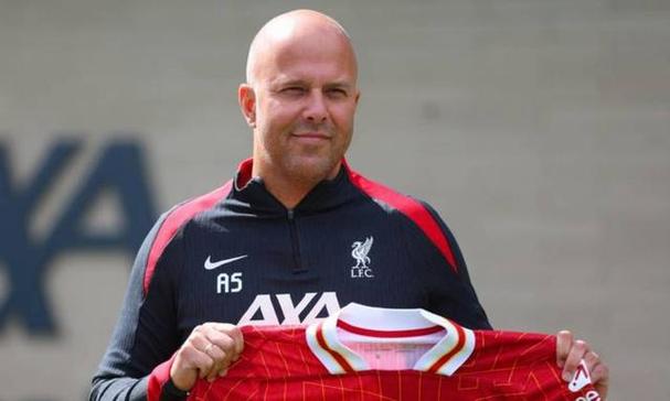利物浦旧将：斯洛特夺过冠下赛季应留任，但巨额花销可能让他下课