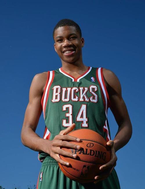 生涯之夜！康大前锋卡拉班轰生涯新高27分 率队击败UCLA晋级16强